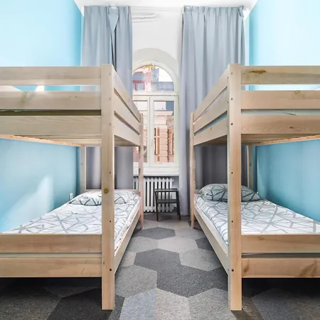 Moon Hostel *
