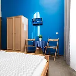 Hostel Moon *